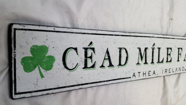 Céad Míle Fáilte Irish wood sign